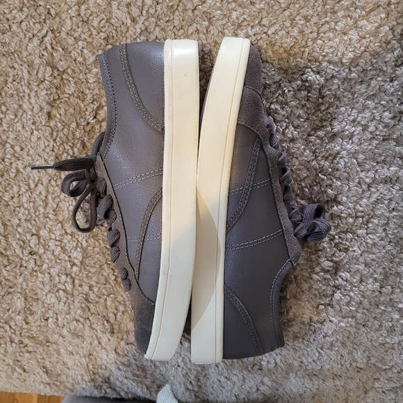 Splendid Sneakers Lowell Retails $120 Gray Leather - Picture 2 of 6